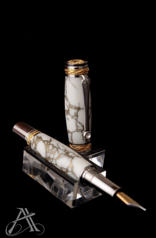 OO-GF/WhiteMarbleWithGold